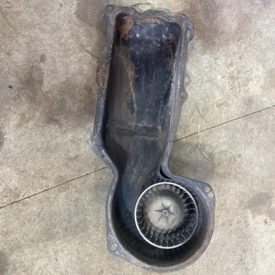 OEM 1963-1964 Chevrolet Impala Belair Biscayne Heater Blower Motor Housing  - Image 1 of 3