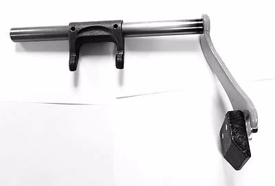 Genuine Mitsubishi Clutch Release Shaft Fork Lever Mighty Max D-50 Pick UP - Image 1 of 2