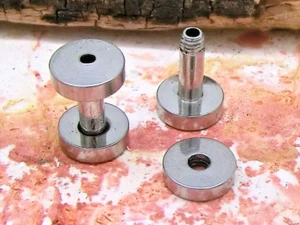 1 Pezzo Vite Flesh Tunnel Ear Plug Acciaio 2,5mm Piercing Color Argento Orecchio - Foto 1 di 1