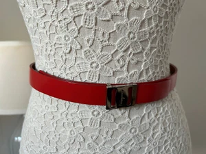 Salvatore Ferragamo Damengürtel Rot Silberne Schnalle Leder Größe 75 NEU - Bild 1 von 4