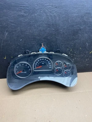 2002 to 2004 GMC Envoy Speedometer Cluster Gauge Oem T9181 DG - Image 1 of 4