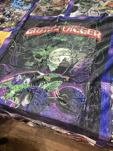 Monster Jam Manta para Niños, Peluche 46" x 60" Talla Única Multi - Monster Jam - Imagen 1 de 3