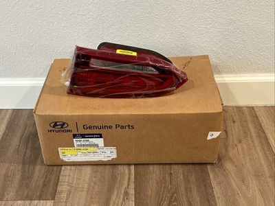2017/2018 Hyundai Santa Fe Sport Right Rear Inner Tail Light 924064Z500 OEM - Image 1 of 4