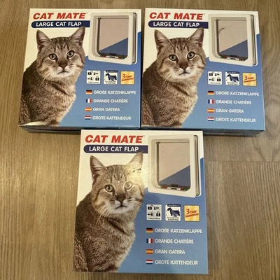 Puerta para gato grande de 4 vías con cierre magnético y solapa rígida blanca 3 Cat Mate Foto 1 de 4