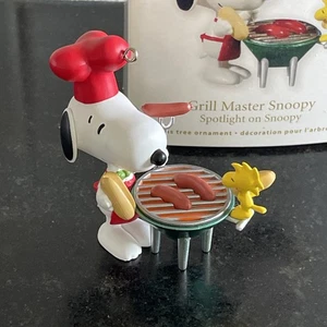 2011 Grill Master Snoopy~Hallmark Ornament~Spotlight On Snoopy #14 Peanuts - Picture 1 of 5