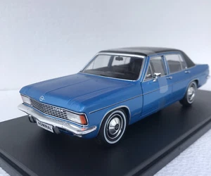 Modellino Opel Admiral B Celeste Metallic 1:24 WhiteBox Auto epoca - Imagen 1 de 6