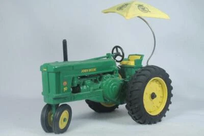 John Deere Model 70 Tractor by Ertl Die Cast 1/16th Scale 1998 Iowa FFA In Box - Image 1 of 4
