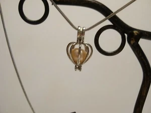 Koralle/Rosa Süßwasser Perle in Silber Anhänger an 16 Zoll Kette - Bild 1 von 12