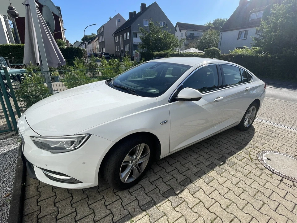 Opel Insignia B Grand Sport Business Innovation 2.0 CDTI - Bild 1 von 4