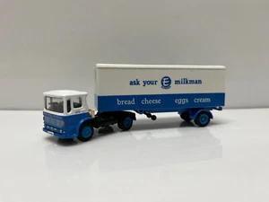 EFE 22101 - AEC ERGO ARTIC 1 AXLE BOX VAN EXPRESS DAIRY - Boxed - Picture 1 of 16