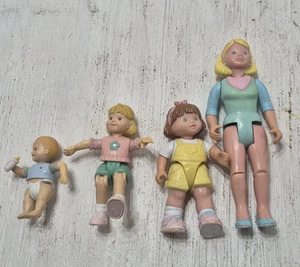 Konvolut Vintage Fisher Price liebevolle Familie Puppen Figuren Mama/Schwester/Baby/Mädchen - Bild 1 von 5