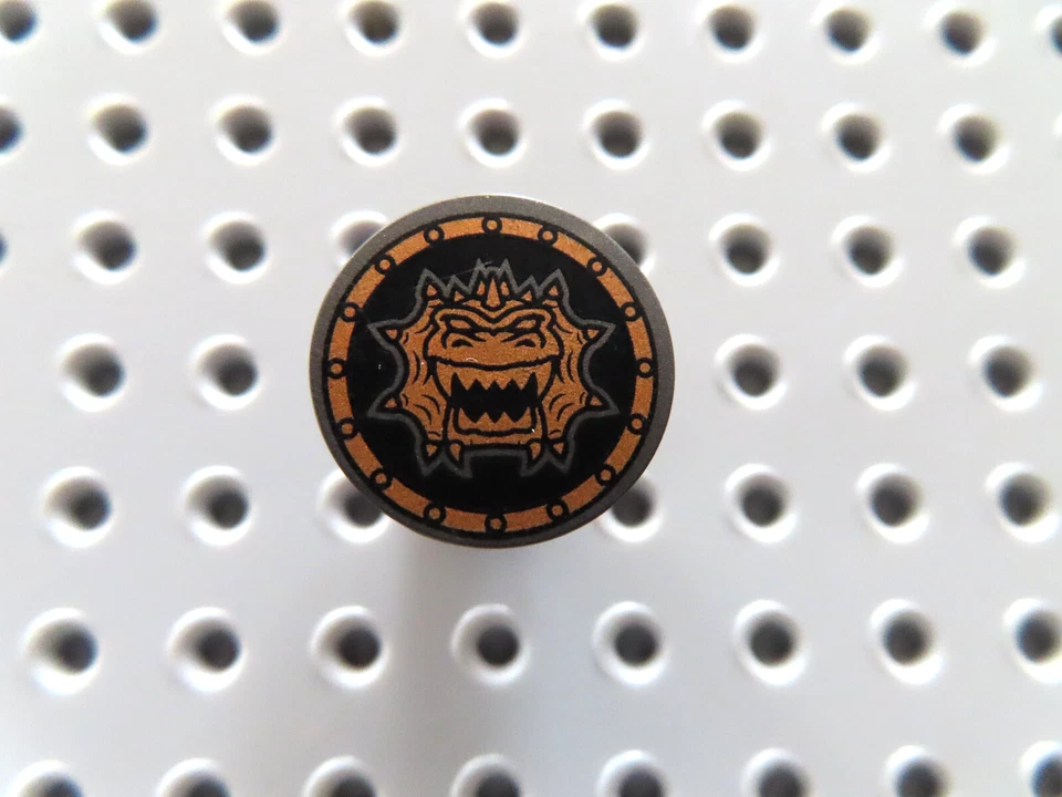 Lego 1 x Schild rund 59231pb04 perl dunkelgrau Drachenkopf Evil Dwarf col076 880 - Bild 1 von 1