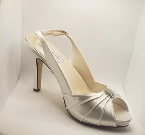 Touch ups Iris high heels size 9 with a 3" heel clearance prom shoes. - Picture 1 of 4