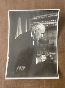 Original 1900s Thomas Edison at his Lab Desk Type 1 Photo ICONIC Inventor Genius - Picture 1 of 5