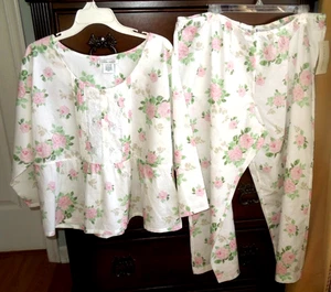 NEU BEQUEM WEISS mit PINK BLUMEN STOFF LAURA ASHLEY BAUMWOLLE PYJAMA SET GRÖSSE XL - Bild 1 von 7