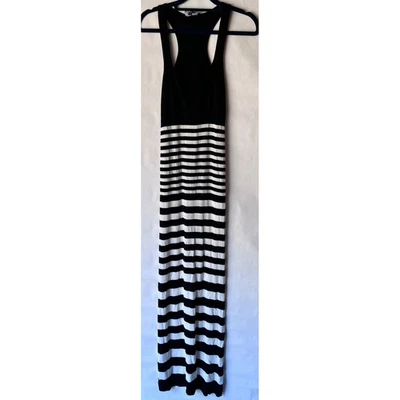 Maxi Vestido Bebe Blanco y Negro Rayas Sin Mangas Informal Talla M Foto 1 de 4
