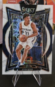 2024 Panini Select Concourse Yves Missi (RC) White Scope Prizm /35 - Bild 1 von 2