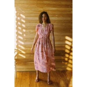 Christy Dawn The Dawn Kleid gesprenkeltes rosa Midikleid Damen Small - Bild 1 von 14