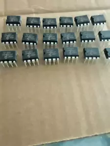 600 STCK. MENGE PIC12F1501-I/P MIKROCHIP 8-Bit Mikrocontroller MCU IC BRANDNEU - Bild 1 von 5