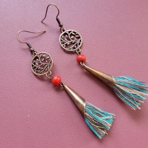 BRAND NEW earrings drop pierced dangle multicoloured bohemian tassel long 9cm - Picture 1 of 2