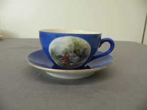 Espressotasse, Porzellan, Suhl, blau mit Goldrand, Romantische Szene - Bild 1 von 2