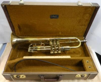 Vintage OLDS Ambassador Fullerton CA Trumpet w/ Hard Case & Yamaha Mouthpiece ! - Image 1 of 4