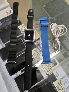 Apple Watch 3 42mm NIKE Series Bundle! - Picture 1 of 3