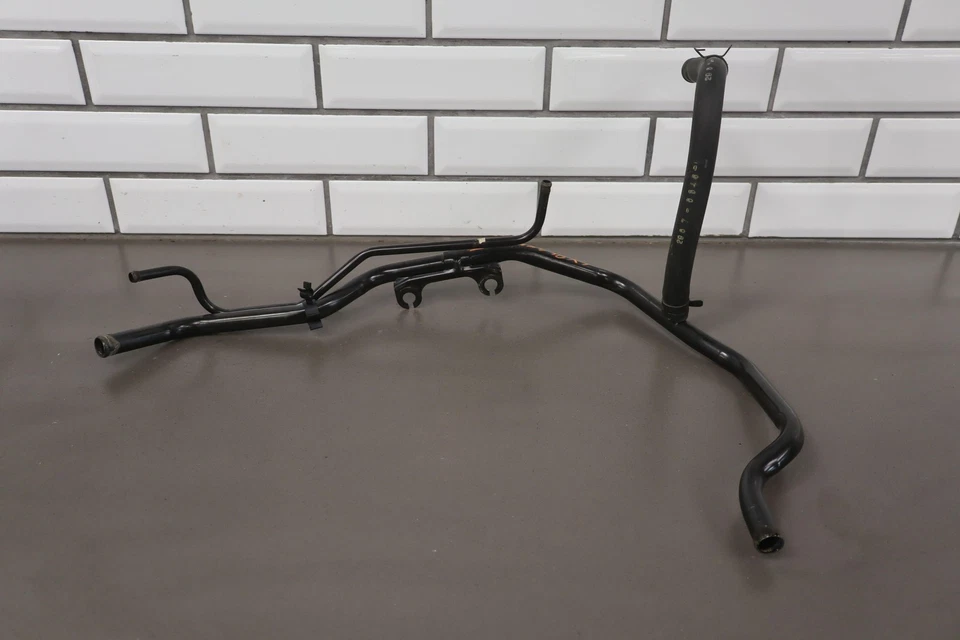 Металлическая труба охлаждающей жидкости заднего двигателя 1999 Plymouth Chrysler Prowler - Изображение 1 из 4