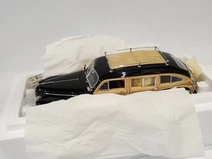 DANBURY MINT 1942 CHRYSLER TOWN & COUNTRY UNUSED NEVER DISPLAYED IN BOX - Picture 1 of 12