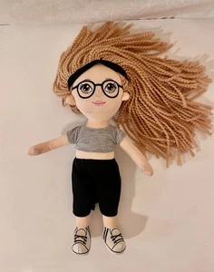 Modern Ganz This is Me! Scarlett Plüsch Stoffpuppe mit Brille und Zöpfen 12 Zoll - Bild 1 von 7
