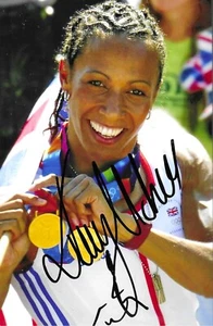Athletics - Kelly Holmes - Hand Signed 6x4 Inch Photograph - COA - Picture 1 of 1