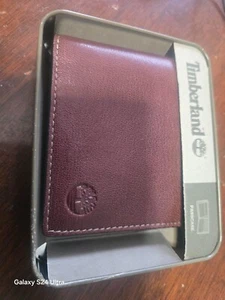 Men's TIMBERLAND Brand Brown LEATHER PASSCASE BiFold Wallet - $55 MSRP - Picture 1 of 3