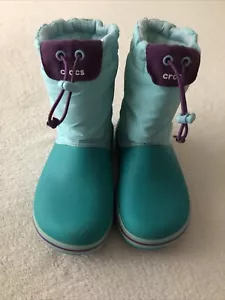Crocs J2 Größe 33/34 Mädchen Türkis Gefüttert Boots Gummistiefel - Bild 1 von 6