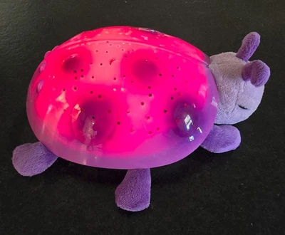 Proyector Cloud B púrpura Ladybug constelación luz nocturna constelación Foto 1 de 4