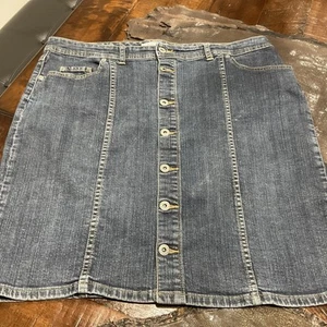 Chicos Platinum Denim Skirt Womens Blue Jean Button Down Size 3 Front Pockets - Picture 1 of 7