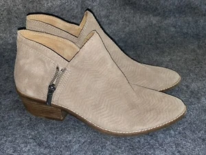 Lucky Brand Fhuna Embossed Suede Tan Zip Ankle Boots Booties 9 - Picture 1 of 4