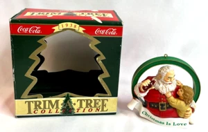 Coca Cola Santa & Child Ornament, CHRISTMAS IS LOVE Trim A Tree Collection 1991 - Bild 1 von 8