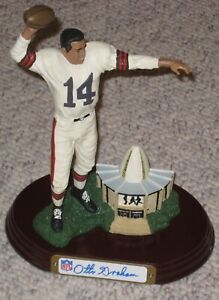 OTTO GRAHAM AUTOGRAPHED CLEVELAND BROWNS FIGURINE    COSTELLO COLLECTION  HOF