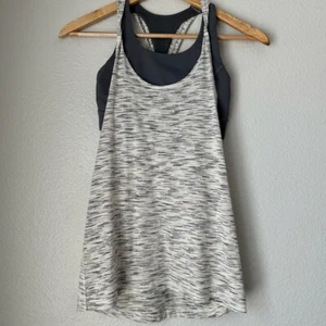 Lululemon Twist and Toil Tank gray build in sports bra Size 2 Lululemon top - Picture 1 of 11