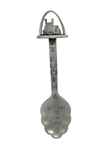 Vintage Souvenir St. Louis Spoon With Arch & Steamboat Design B131 - Picture 1 of 4