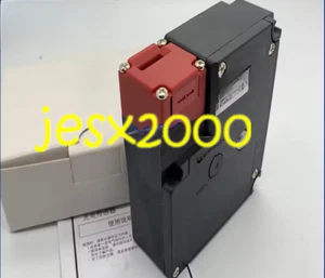 1PC NEW D4NL-2CDA-B4S Sensor #YX - Picture 1 of 1