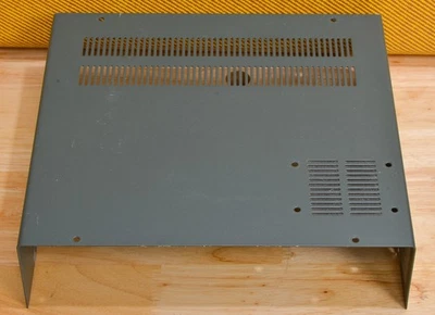 RICAMBI ICOM IC-735: COPERCHIO SUPERIORE LAMIERA - BELLO! NON FUMATORI POSSEDUTO - Immagine 1 di 3