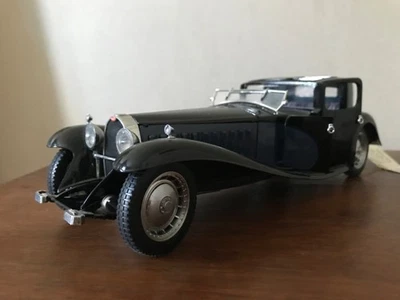 VEHICULE ANCIENNE  miniatures 1/24 BON ETAT - Photo 1/3