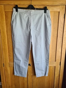 SILBERFARBENE/GRAUE DAMENHOSE VON M&S GRÖSSE 16 KURZ - Bild 1 von 13