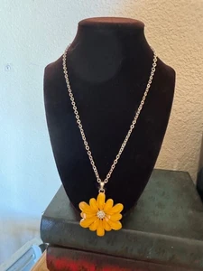 Collana Robert Rose Giallo Margherita e Cristallo Strass Tono Argento Ciondolo 19" - Foto 1 di 5