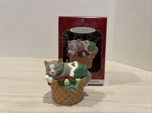 1998 Hallmark Keepsake Cat Naps Series Ornament 5th in the series Christmas S - Picture 1 of 2