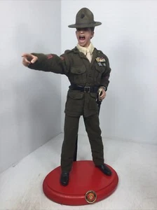 1/6 CUSTOM USMC MARINE "GUNNY" DRILL INSTRUCTOR KLEID GRÜN UNIFORM SCHWERT & STÄNDER - Bild 1 von 24