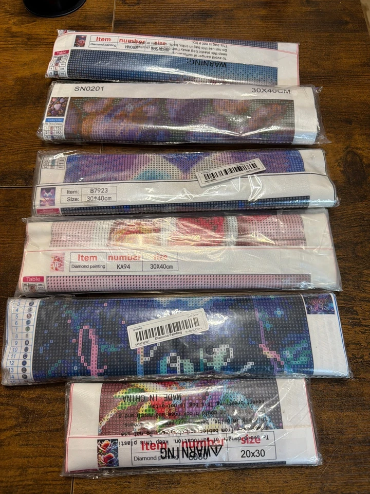 Lote de 6 kits de pintura de diamantes de varios tamaños, todos nuevos en bolsas selladas. Foto 1 de 4