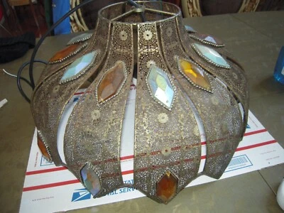 Lámpara de araña de encaje bohemio de metal de filigrana ornamentada rara e impresionante de colección Foto 1 de 4