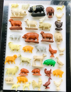 LOTE DE 38 ANIMALES DE GRANJA VINTAGE DE GOMA CASTAÑO ROJIZO Multicolor Años 50 Cerdos Cabras Pato - Imagen 1 de 10